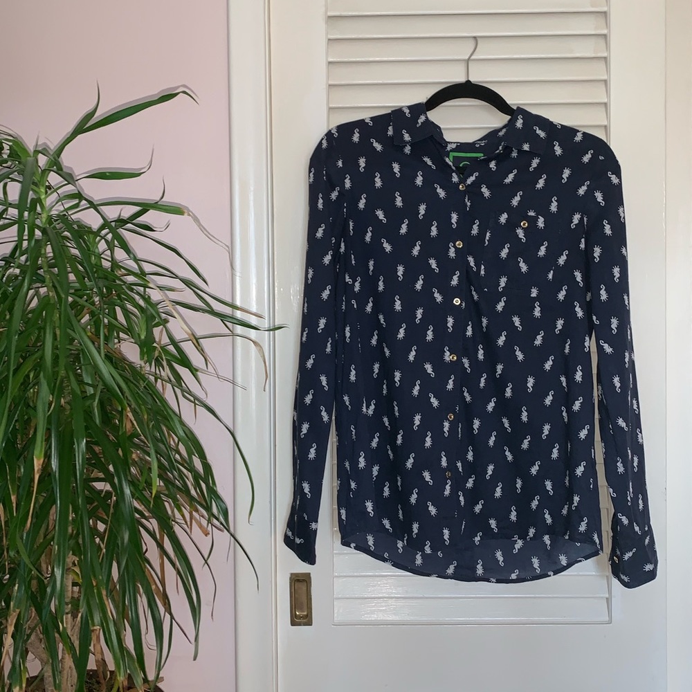 EUC navy & white seahorse print button-down